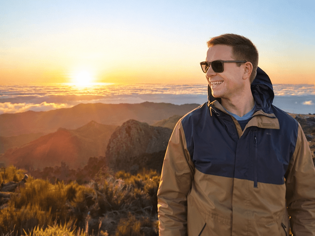 Stijn Metz, oprichter van AIgenie, in de bergen op Madeira